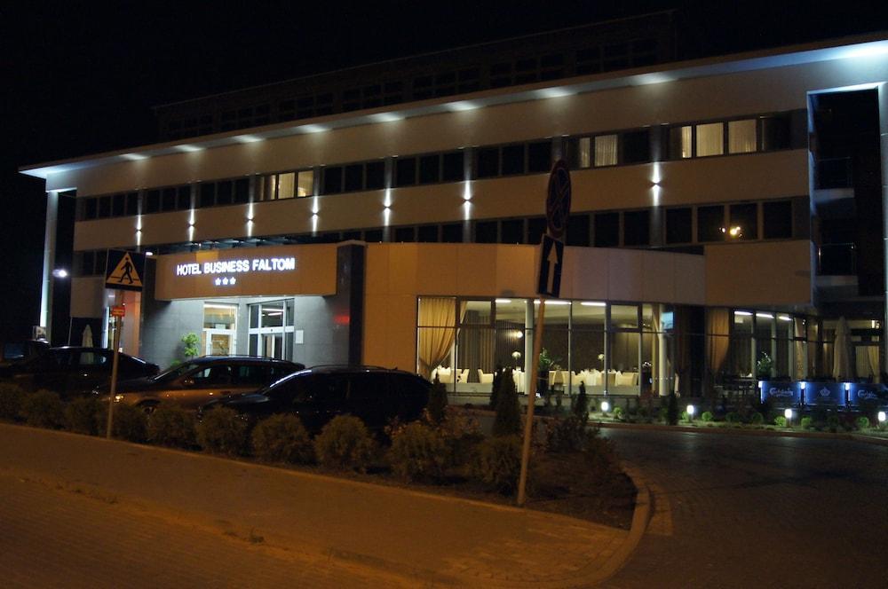 Hotel Business Faltom Gdynia Rumia Exterior foto