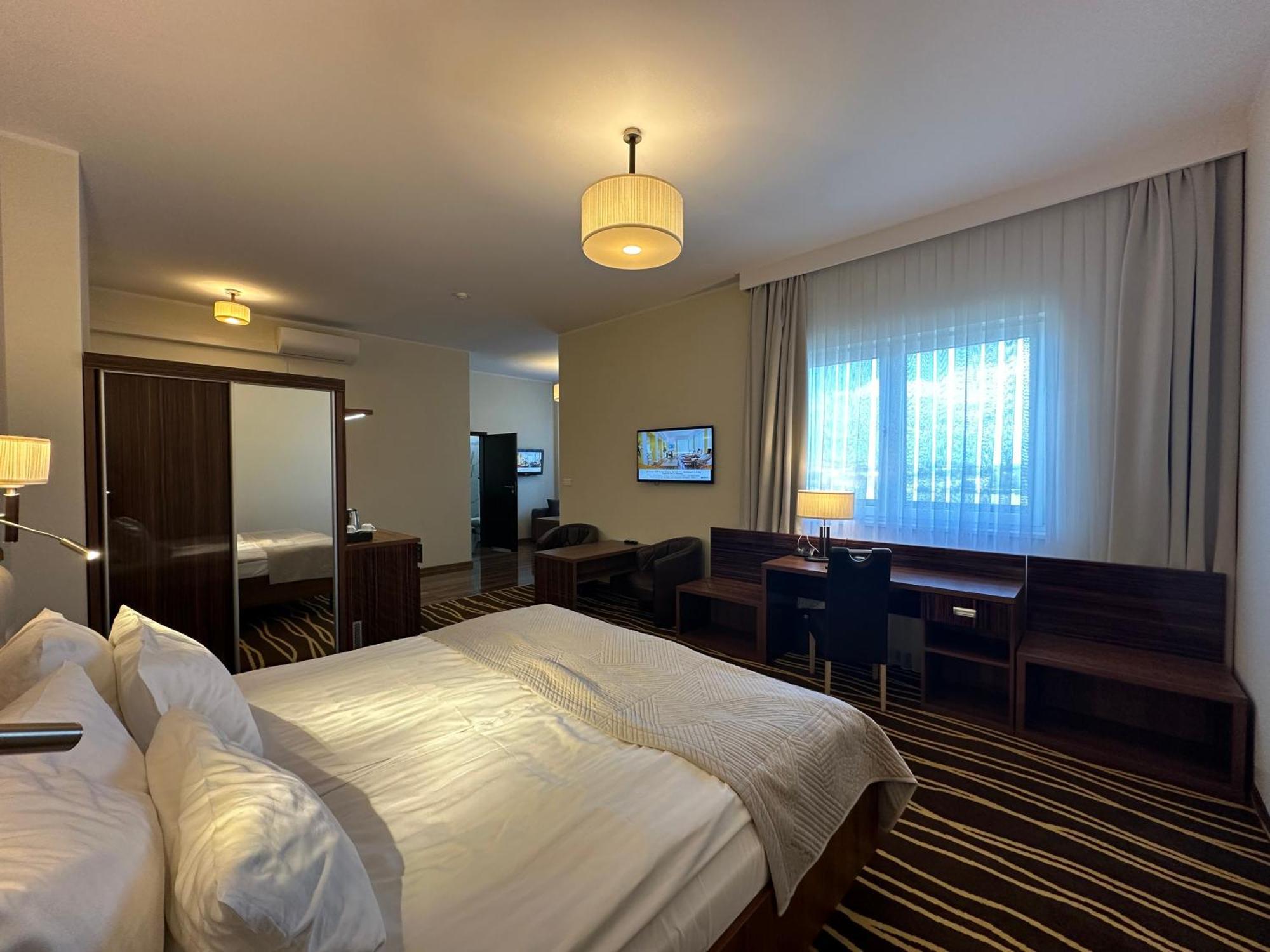 Hotel Business Faltom Gdynia Rumia Exterior foto